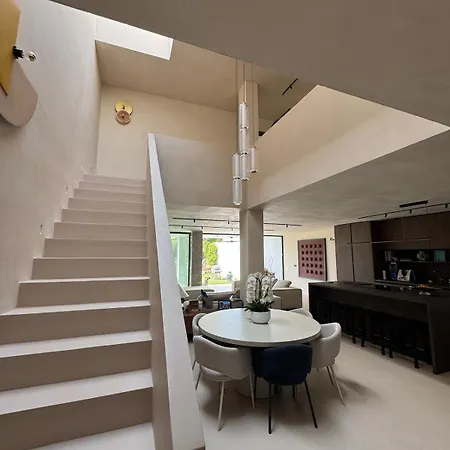Stunning 4 Bedrooms En-suite In Marbella