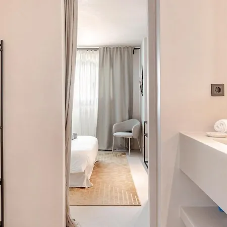 Stunning 4 Bedrooms En-suite In Marbella