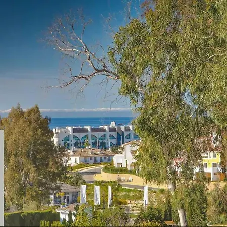 Stunning 4 Bedrooms En-suite In Marbella * Estepona