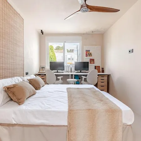 Сasa de vacaciones Stunning 4 Bedrooms En-suite In Marbella
