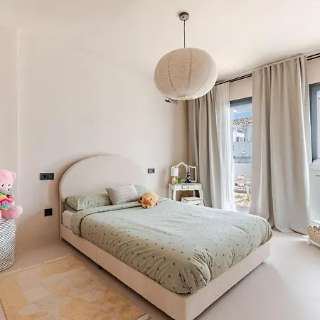Сasa de vacaciones Stunning 4 Bedrooms En-suite In Marbella