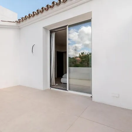 Tatil Evi Stunning 4 Bedrooms En-suite In Marbella *
